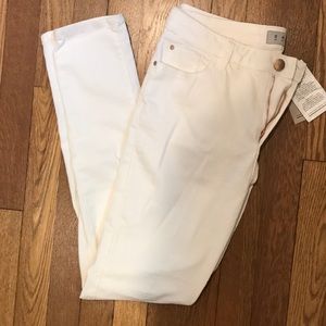 White skinny jeans - never worn, with tags